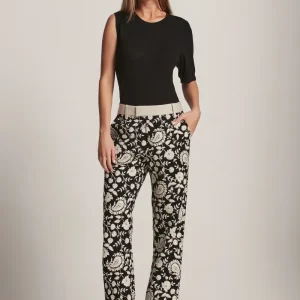CALÇA RETA BORDADA PAISLEY FUNDO PRETO