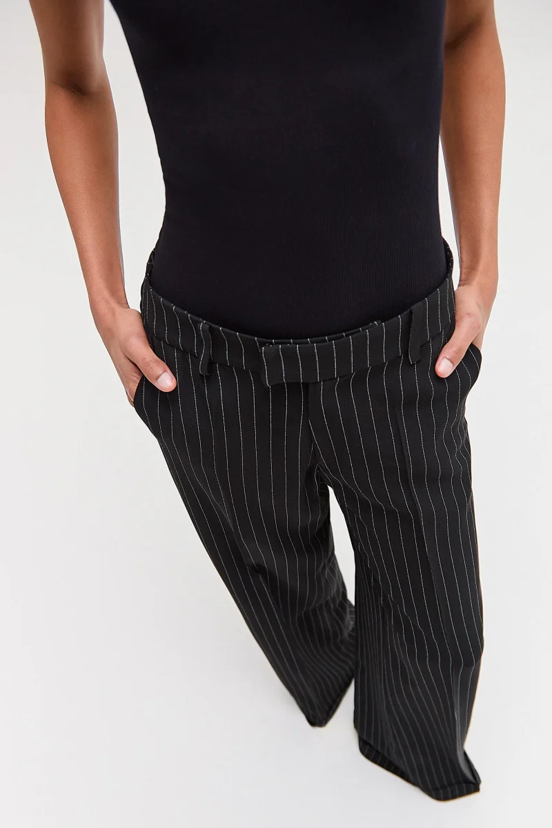 CALÇA ALFAIATARIA BARRA ITALIANA CREPE PATOU RISCA DE GIZ PRETO - Image 7