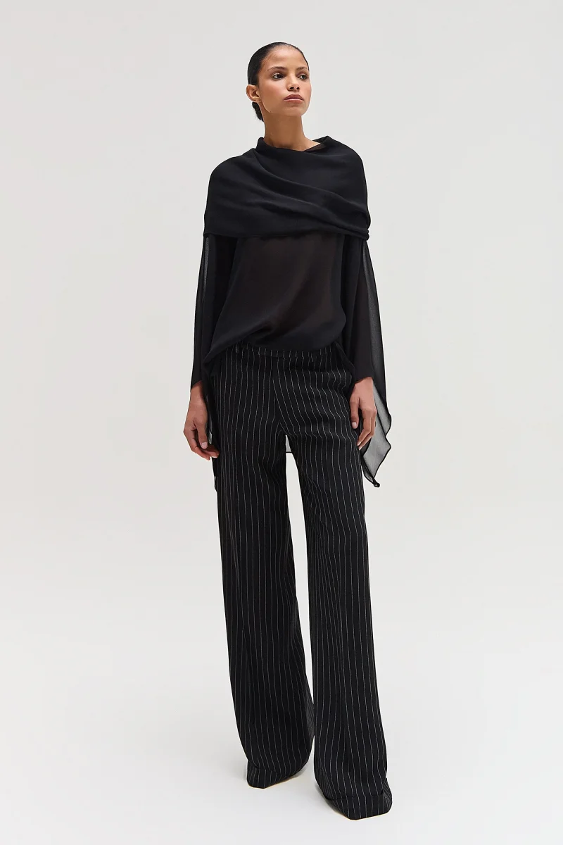 CALÇA ALFAIATARIA BARRA ITALIANA CREPE PATOU RISCA DE GIZ PRETO
