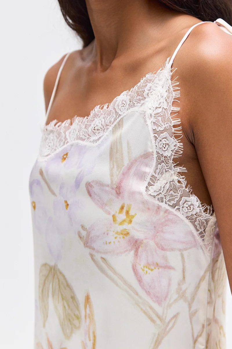 VESTIDO ALÇA PONTAS ASSIMÉTRICAS CETIM E RENDA ESTAMPA FLORAL - Image 6