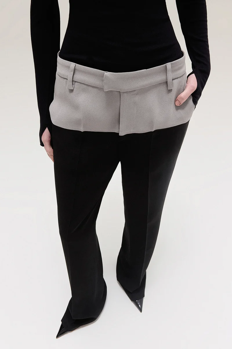 CALÇA RETA BICOLOR CREPE PATOU PRETO E CINZA - Image 3