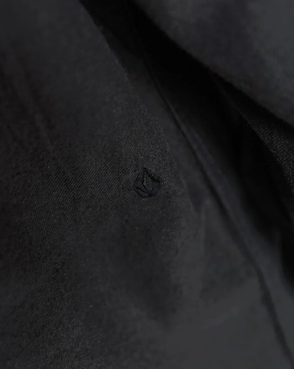 Camisa Flanela Volcom Caden Solid Stealth - Image 4